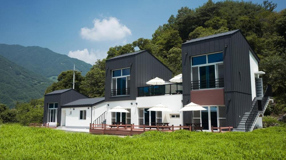 Hadong Huige Stay Pension - Housity