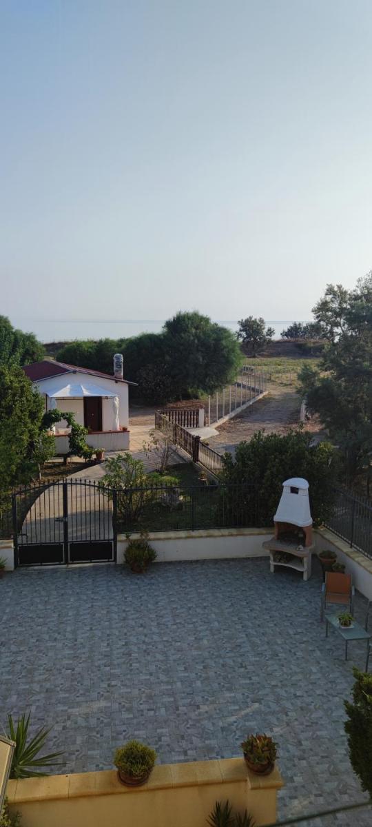 Calabria-VILLA FRANCA- AAUT Casa per Vacanze al mare- Privacy e tranquillità- - Housity