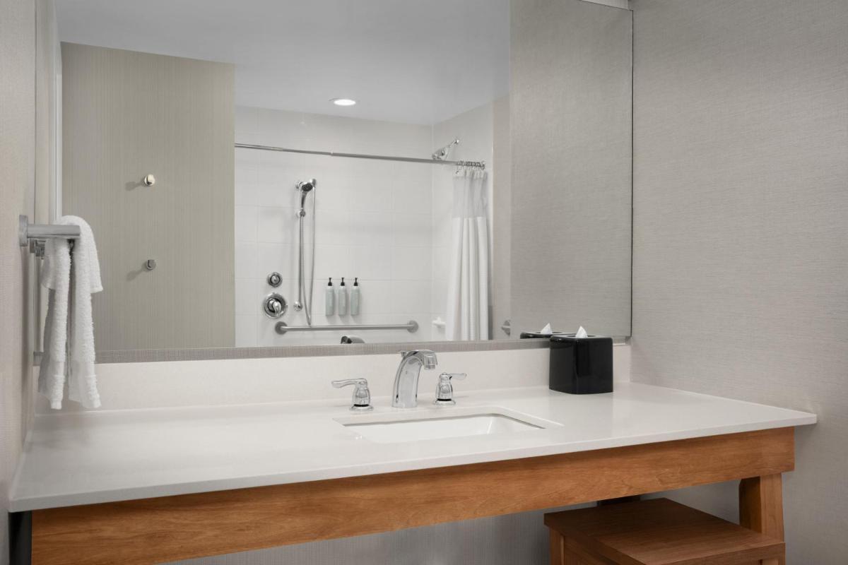 Suitetrails - Courtyard by Marriott Philadelphia Bensalem