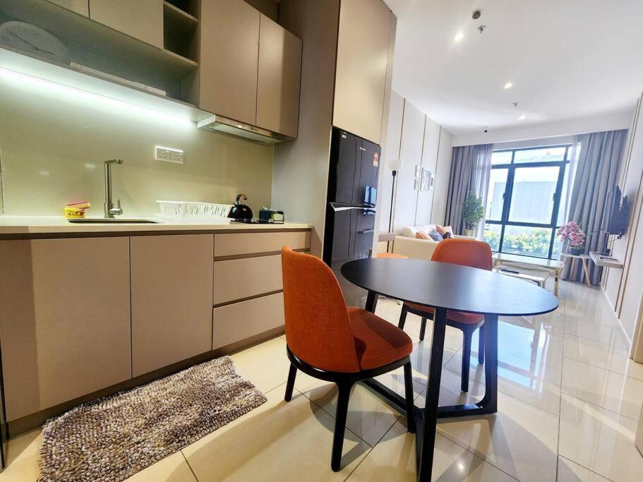Suitetrails - ICity Uitm 2BR 3Guest 1parking Hill10 Wifi