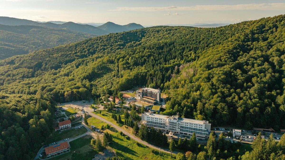 Balvanyos Resort - Peakture Hotel & Grand Hotel Balvanyos - Housity