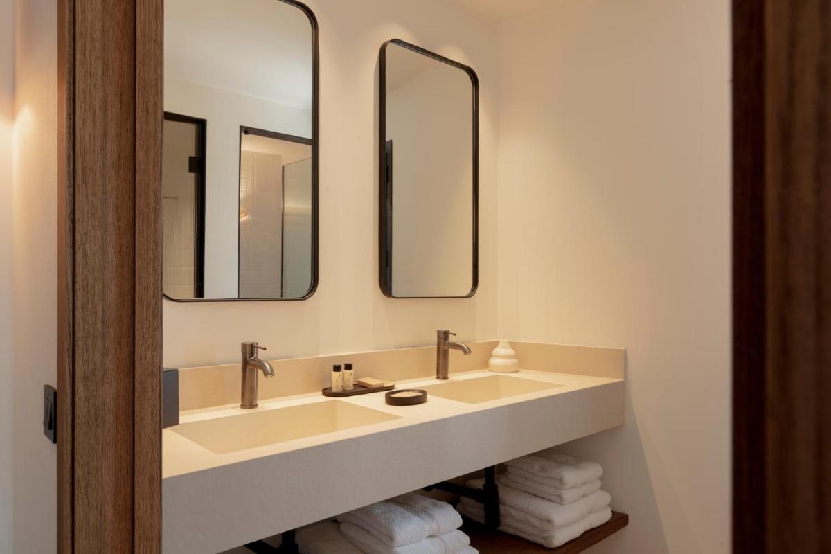 Un baño de Elisabeth by the Sea Hotel