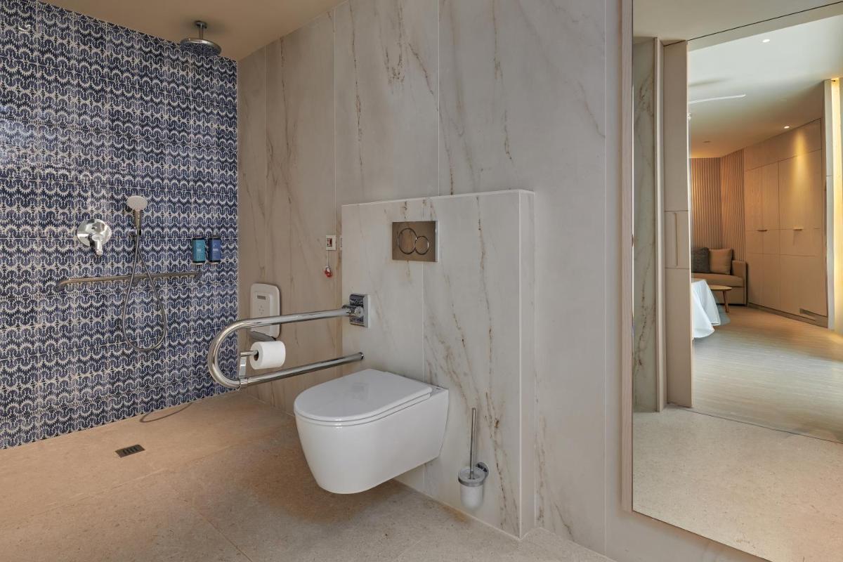 Un baño de Hipotels Flamenco