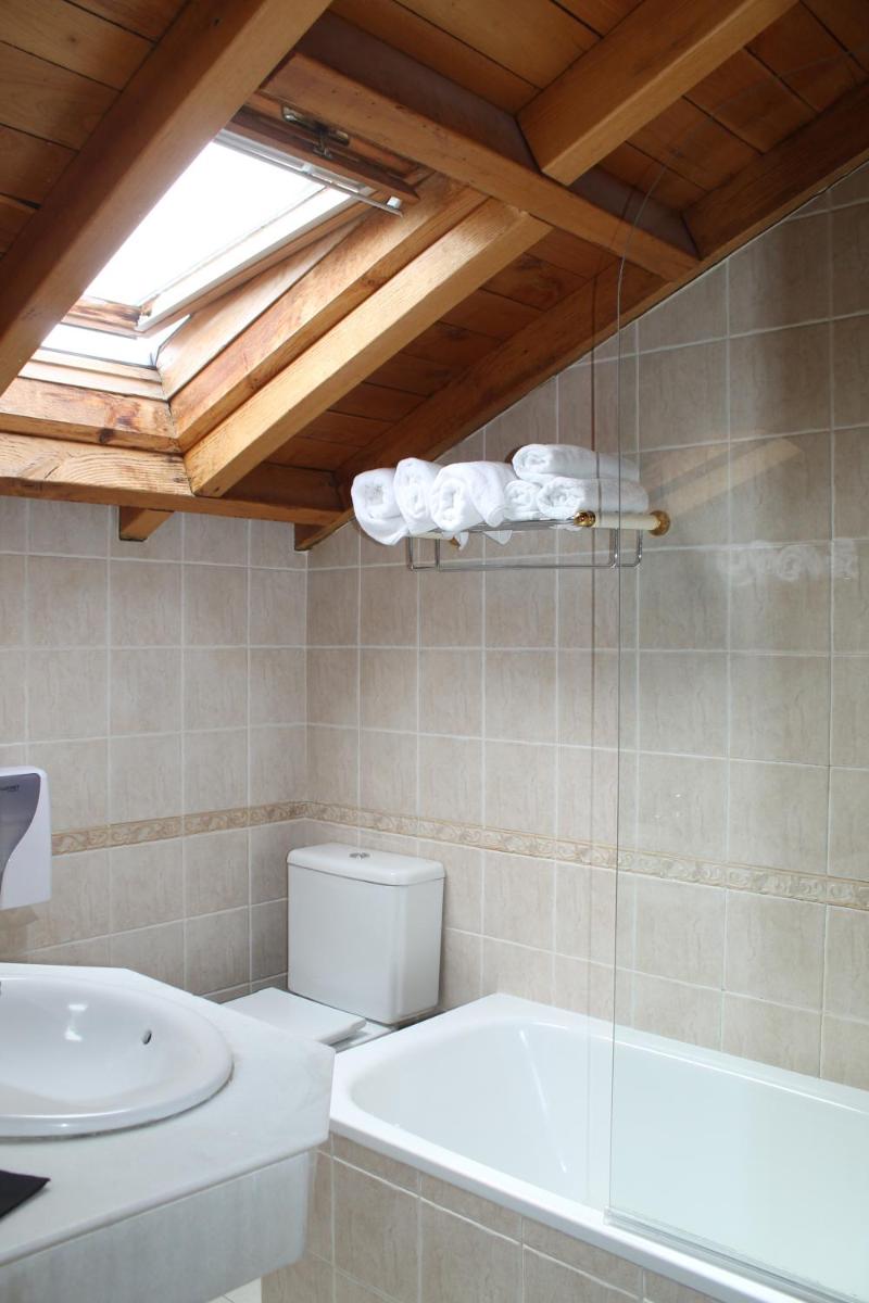 Hotel San Roque - Housity