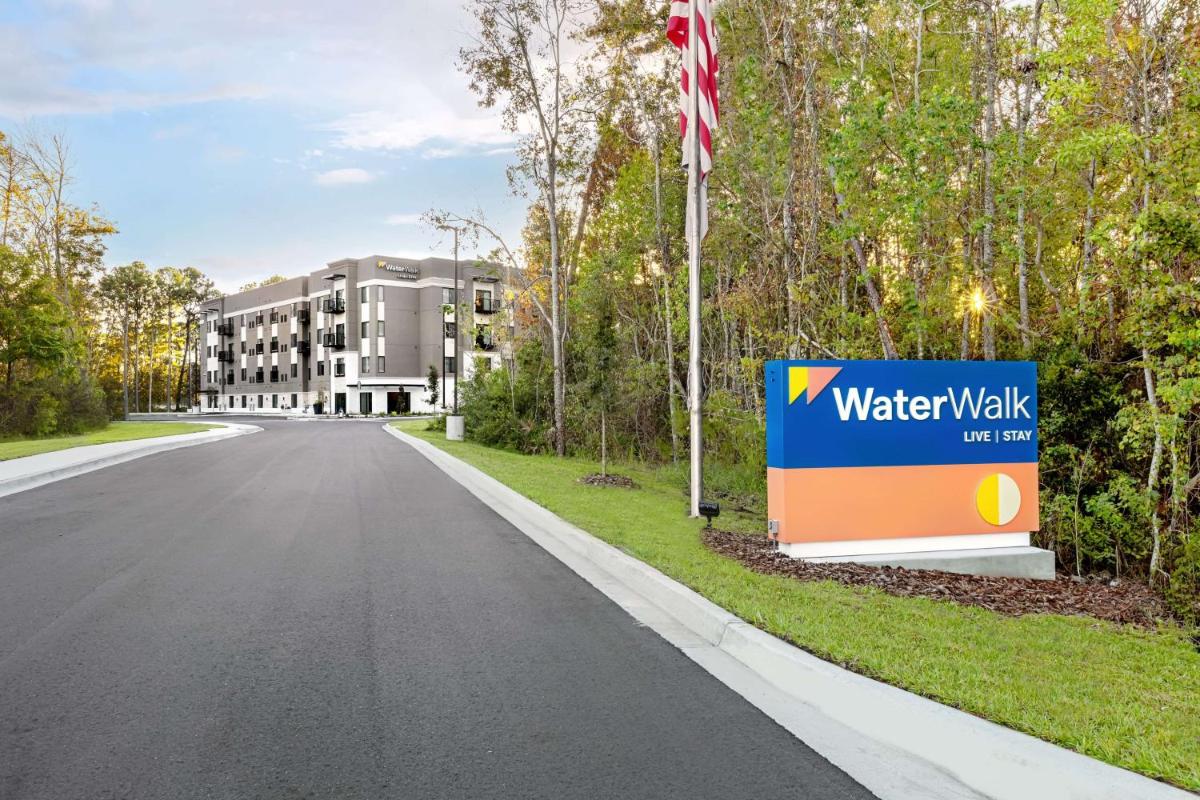 WaterWalk Extended Stay by Wyndham Jacksonville Deerwood Pk - Hizvo