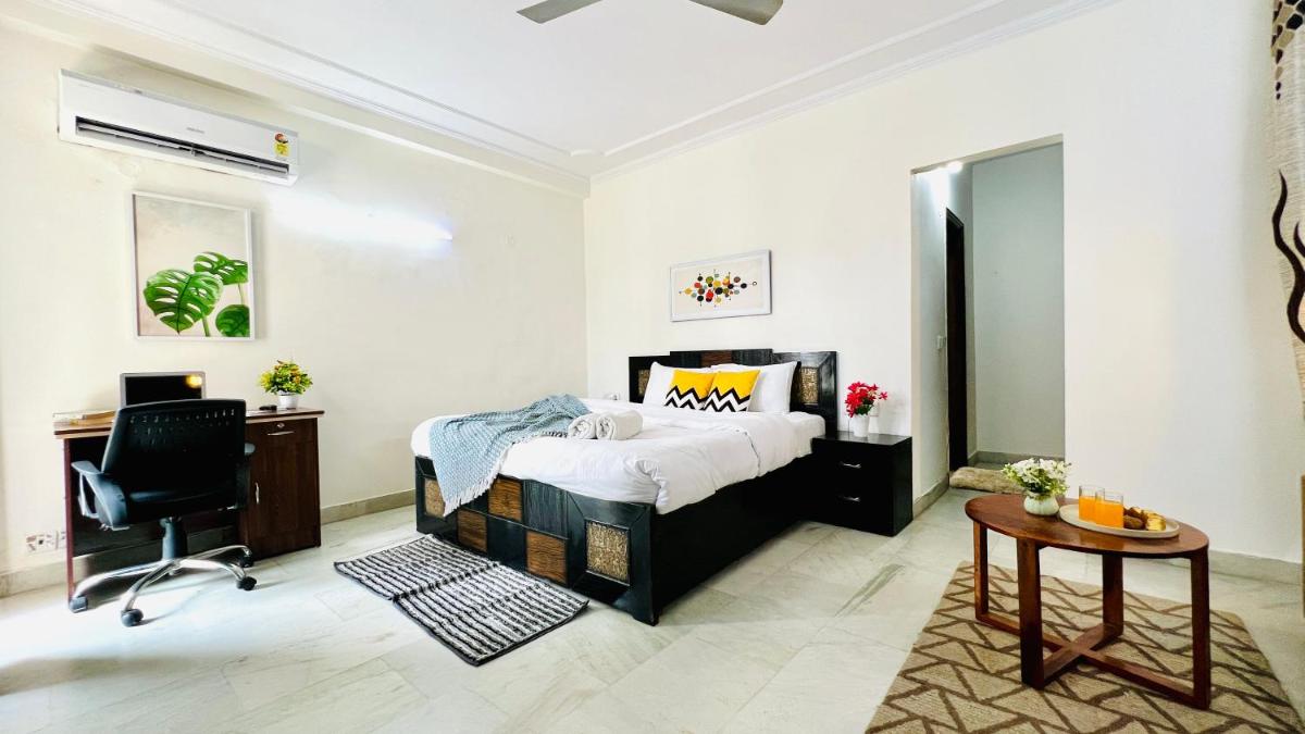 BluO Studio - Defence Colony - BathTub, Kitchen - Housity