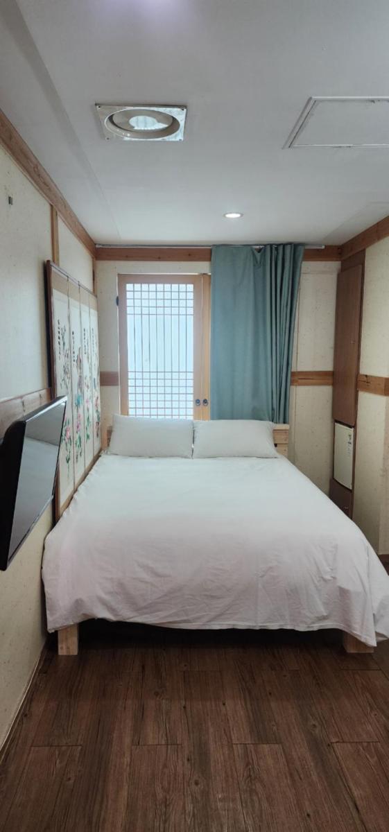 Mizo Hotel - Housity