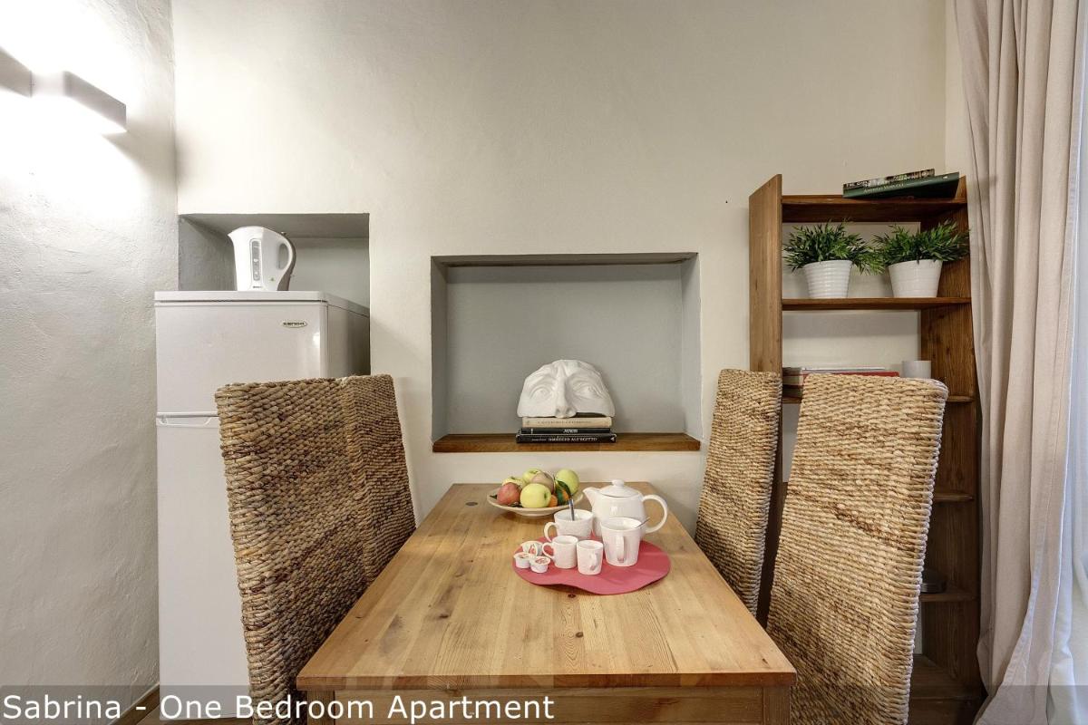 Charlie's Apartments by Mamo Florence - Housity