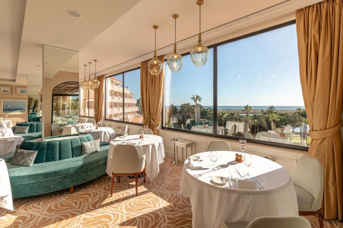 Uma área de estar em Hotel Quinta do Lago