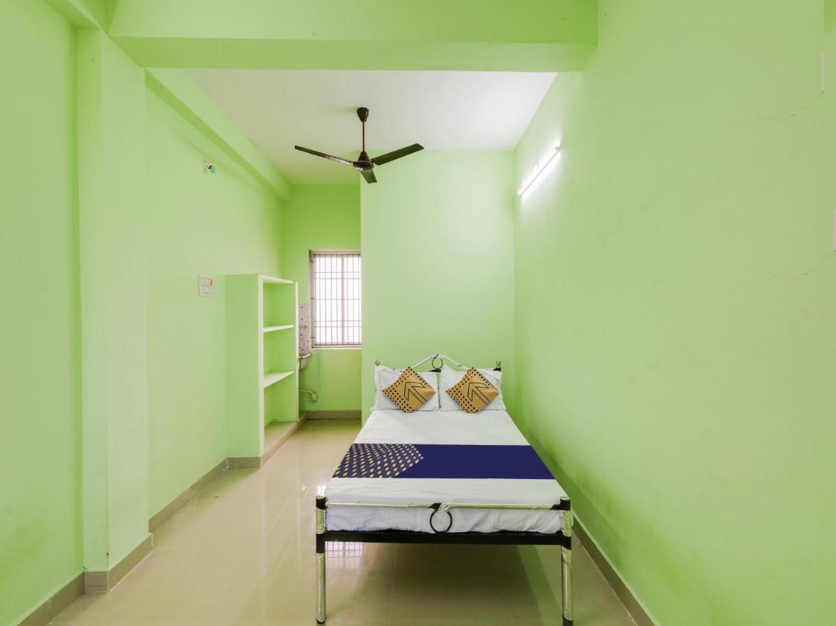 OYO Hotel The Green Park - Housity