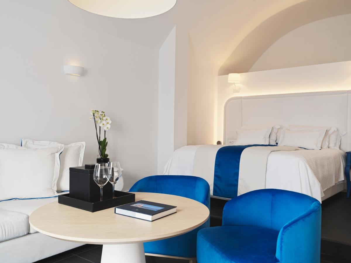 Katikies Santorini - The Leading Hotels Of The World - Housity