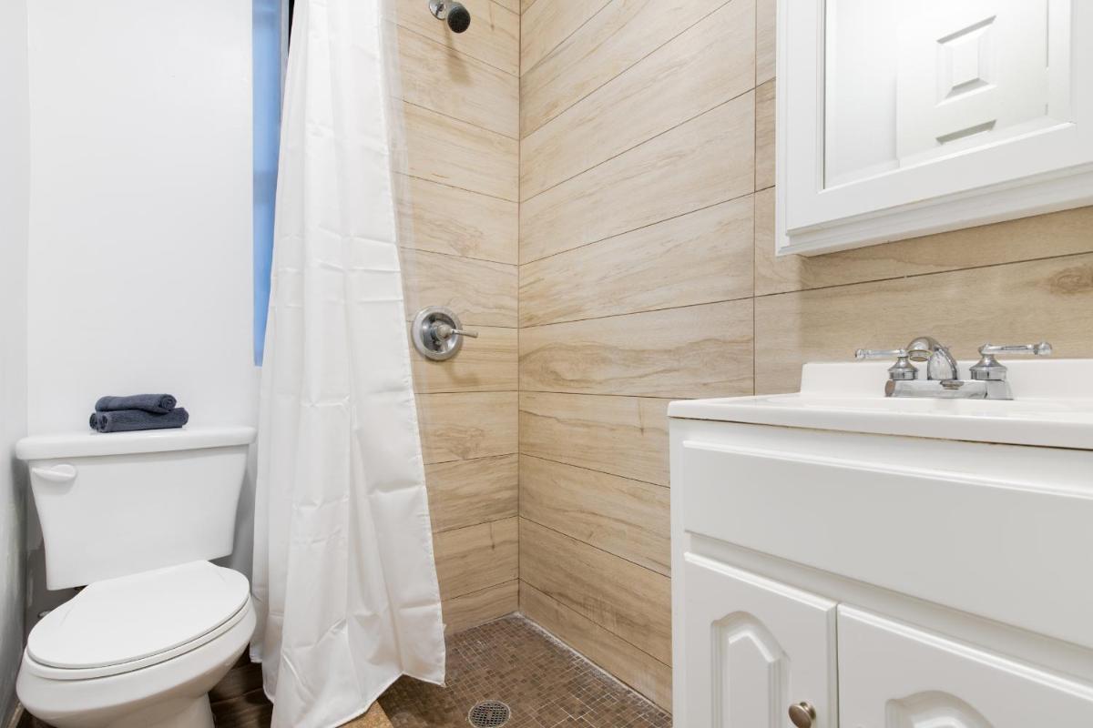 Stylish Private Room in Upper East Side! - Housity
