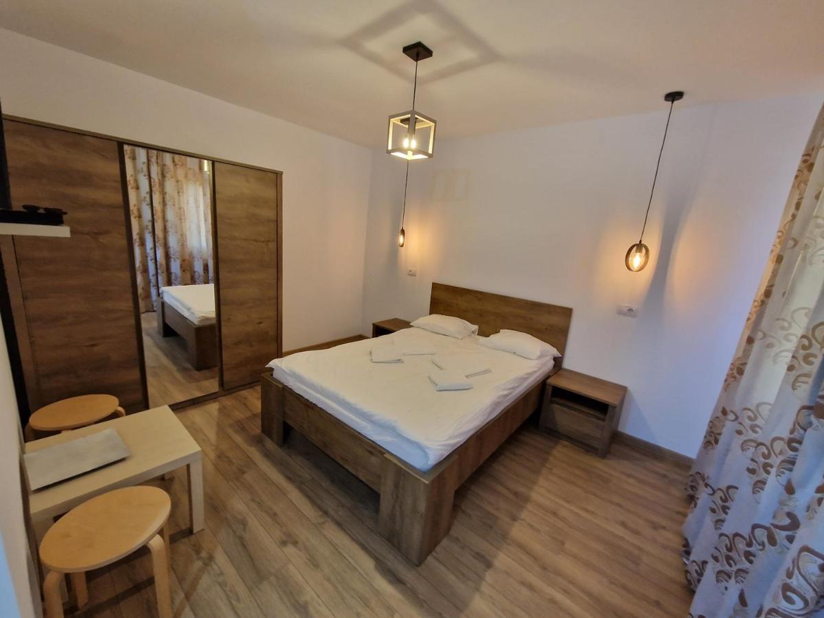 Pensiunea La Conac - Housity