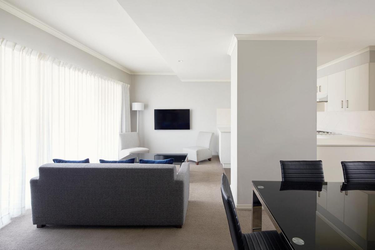 Pinnacle Apartments - Housity