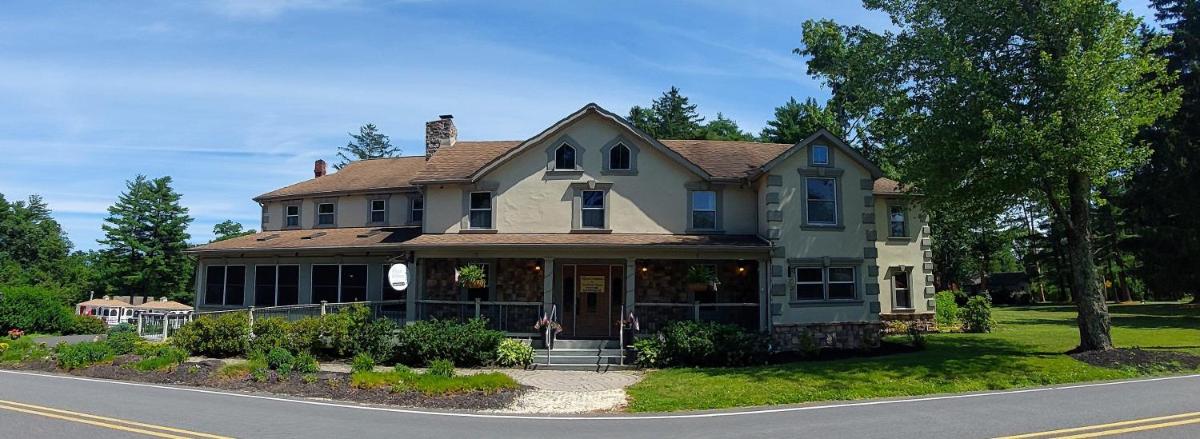 Woodfield Manor - A Sundance Vacations Property - Housity