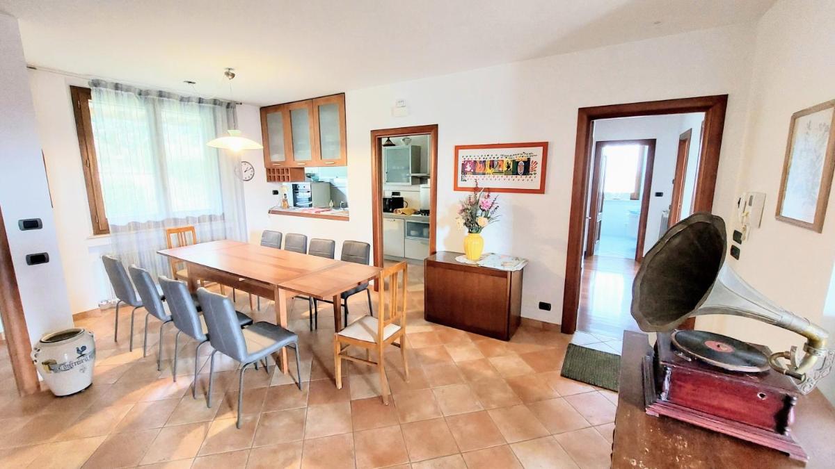 Madonna della Rosa - Housity