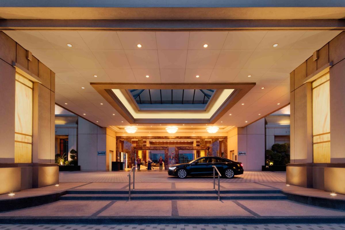 Radisson Blu Cebu - Housity