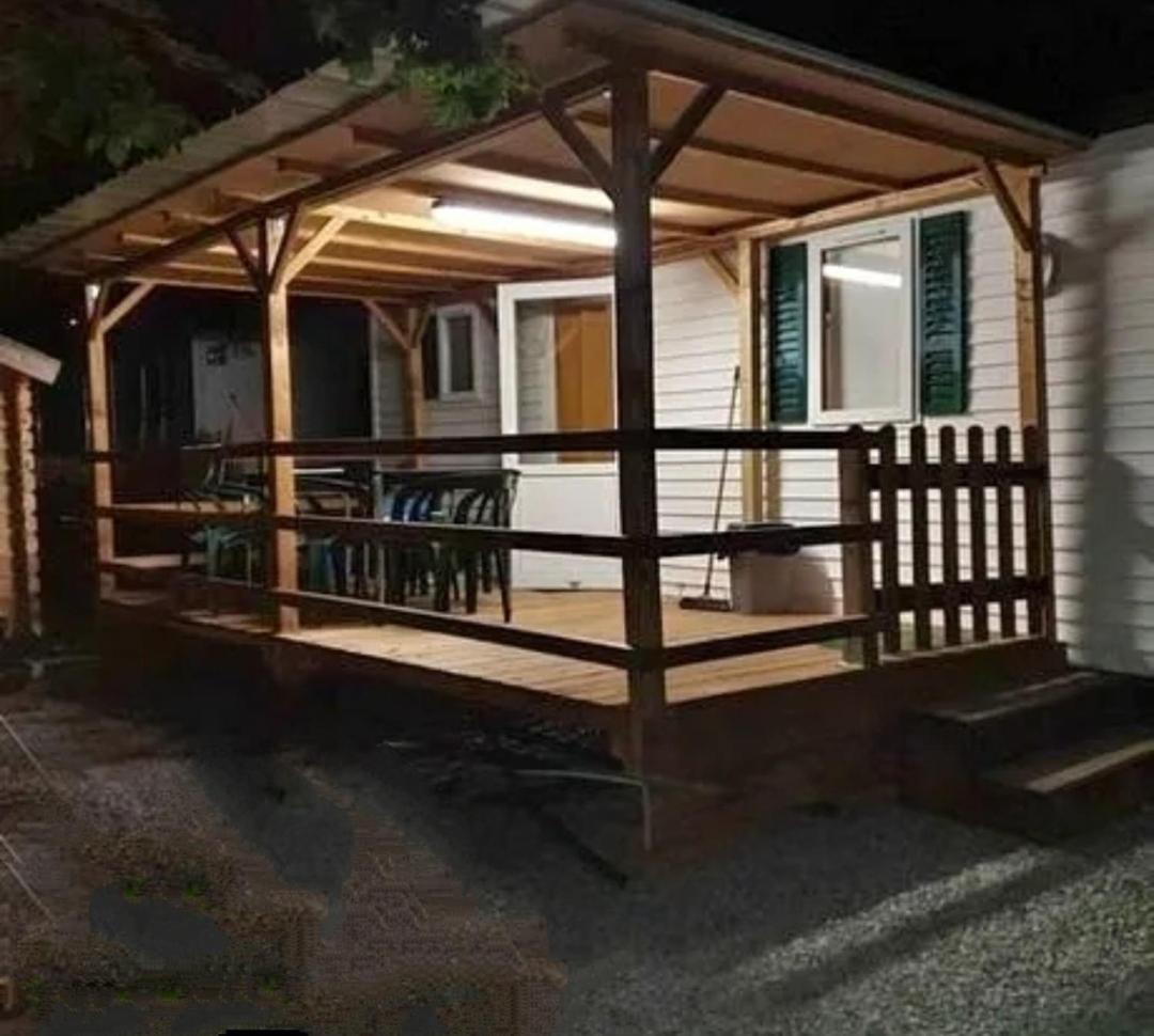 Mobile home avec terrasse - Housity
