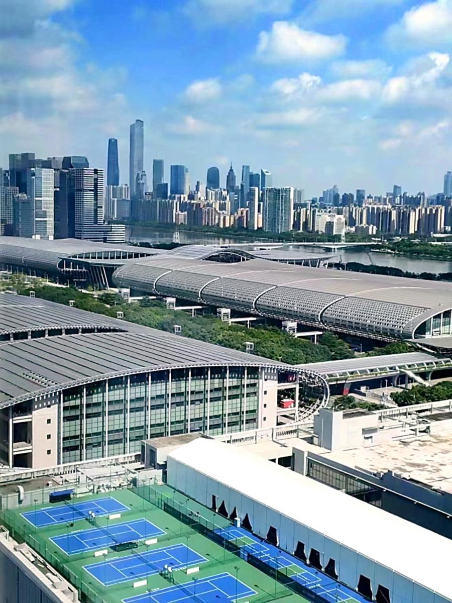 Yicheng Pazhou Poly World Trade Centre Apartment - Housity
