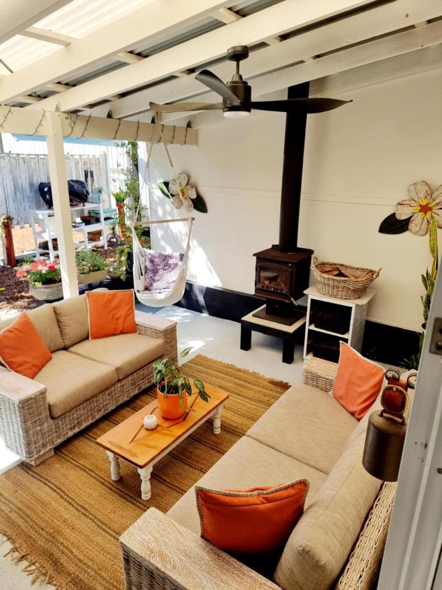Cosy and Quaint Beach Pad Iluka - Housity