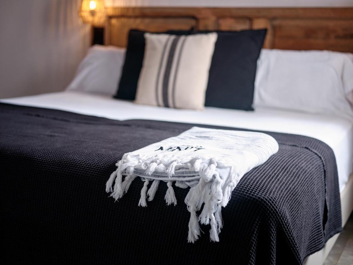 Hostal Boutique Es Menut - Housity