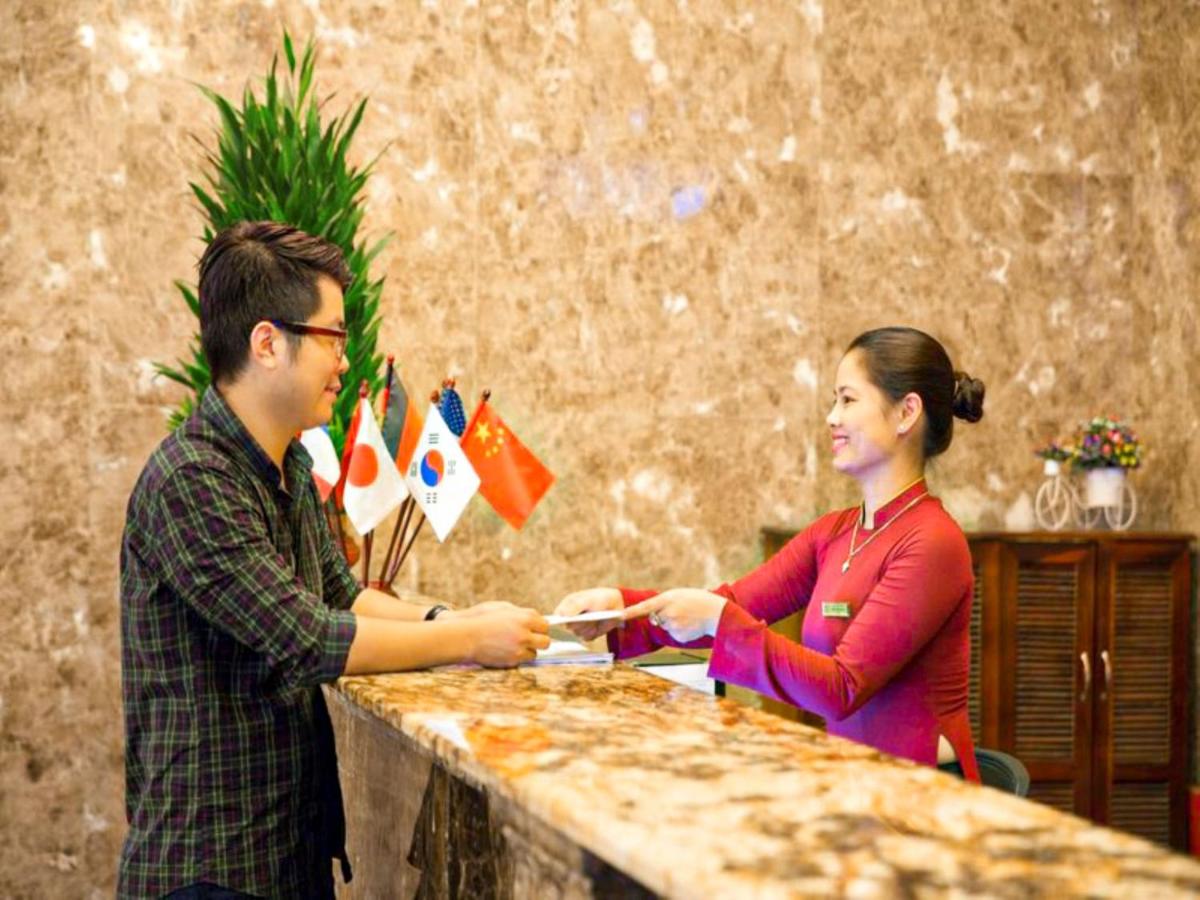 MAY PLAZA HOTEL - Housity