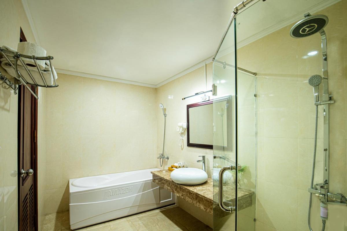 MAY PLAZA HOTEL - Housity