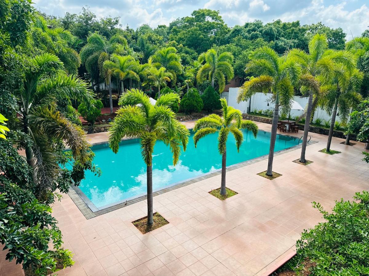 Gamodh Citadel Resort - Housity