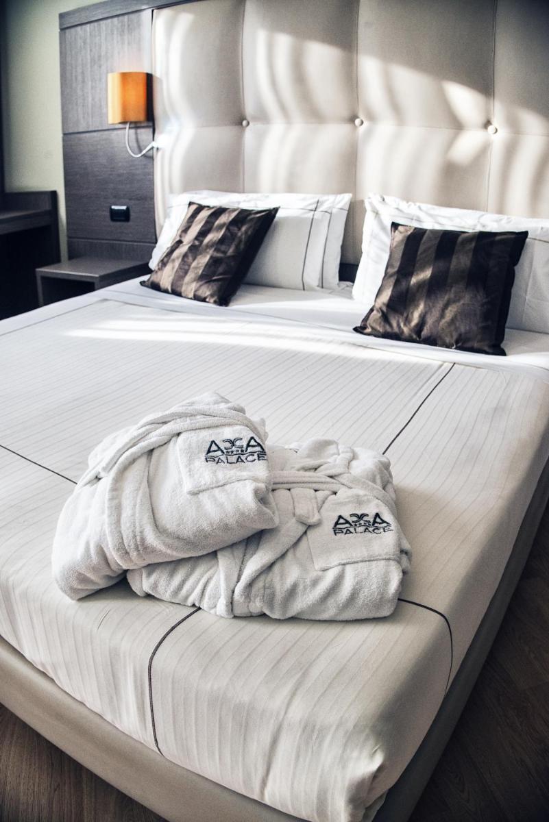 Suitetrails - Acca Palace AA Hotels