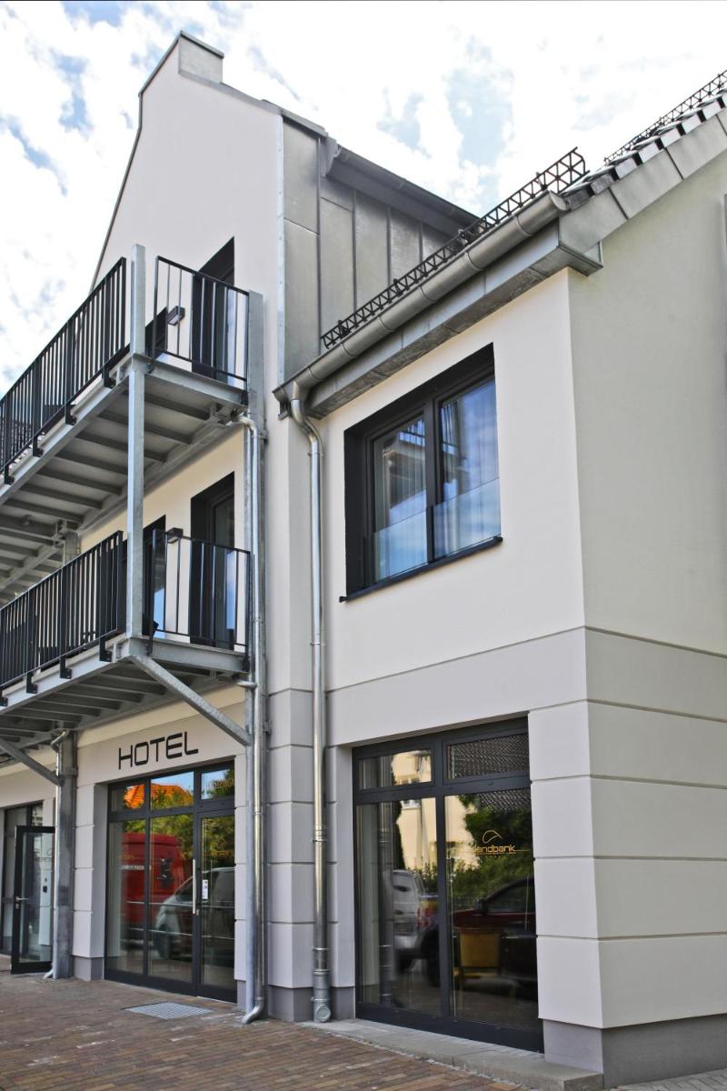 Sandbank Hotel & Appartements Lubmin - Housity