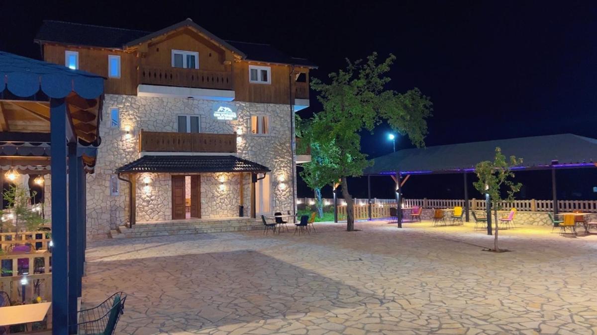Oda N'Bjeshke - Housity