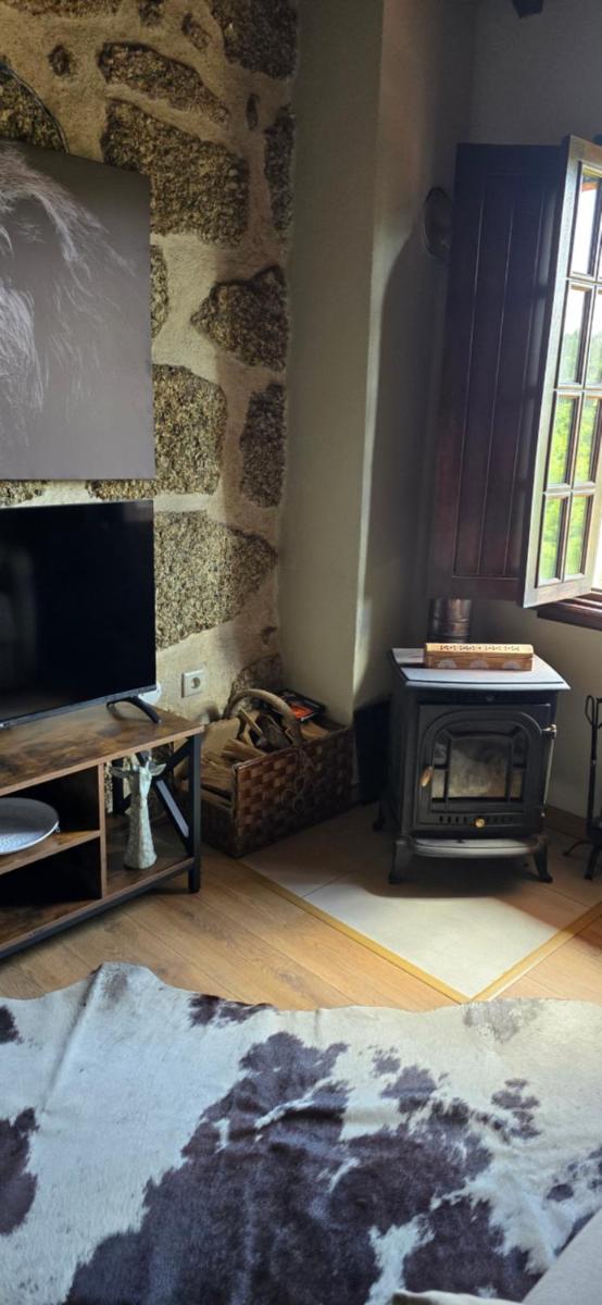 Rustic Retreat-Country House - Hizvo