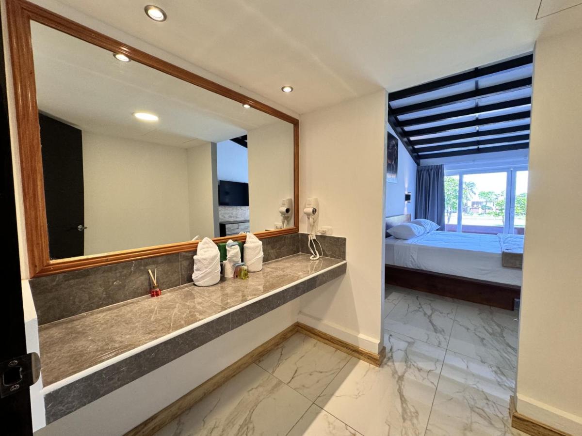 HOTEL TESORO BEACH - Housity