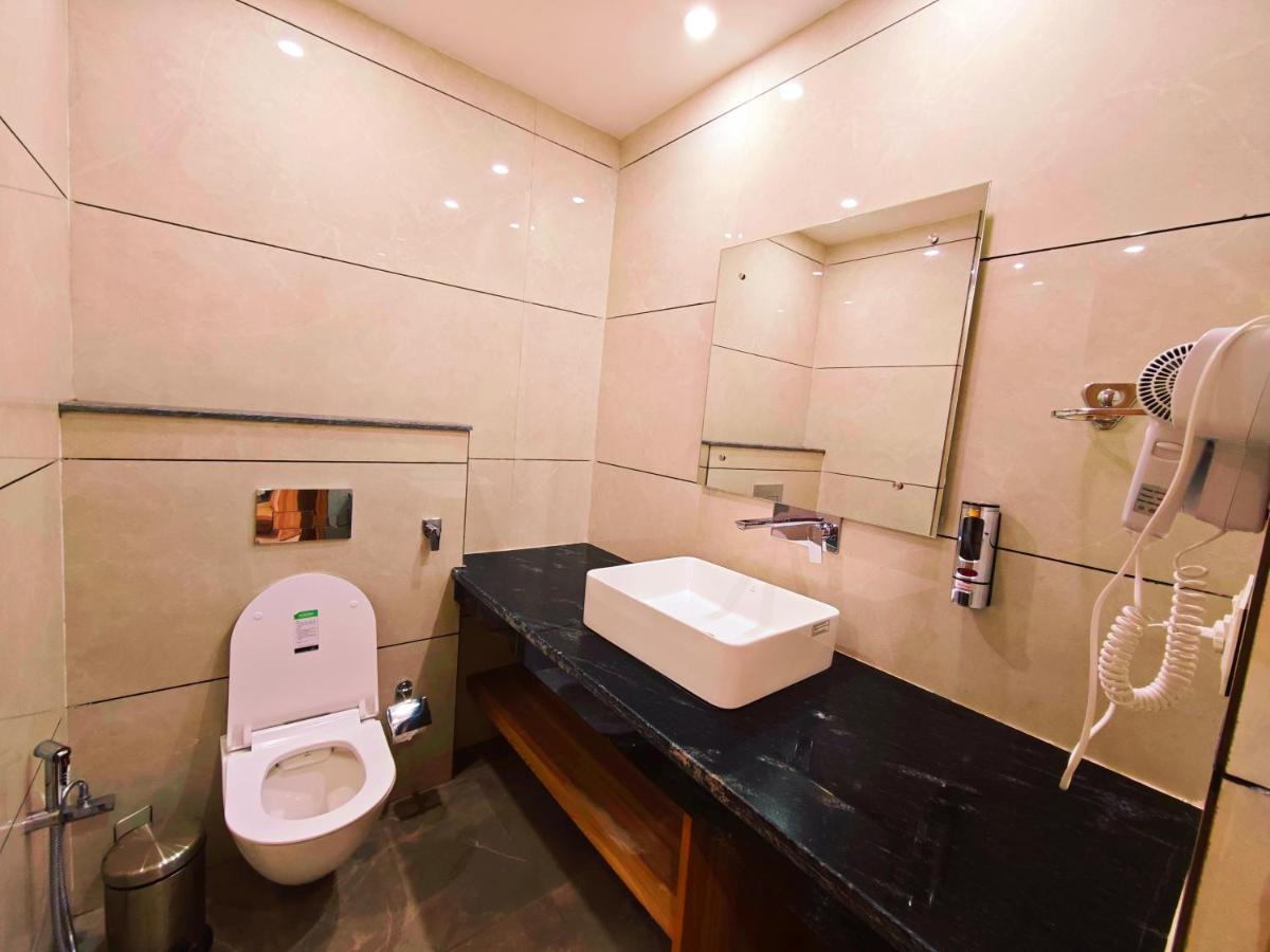 Hotel Pines And Peeks By Tws Hotels - Housity