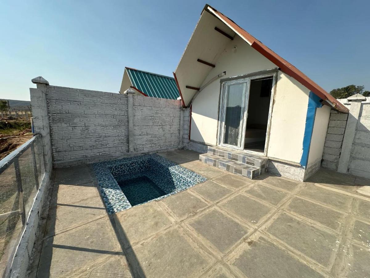 POOL HOUSE RESORT - Housity