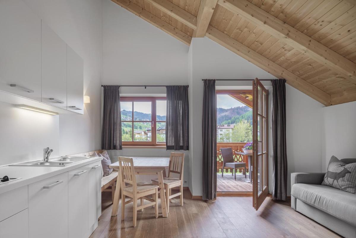 Chalet Ciasa Tino & Sara - BelaVal Apartments - Housity