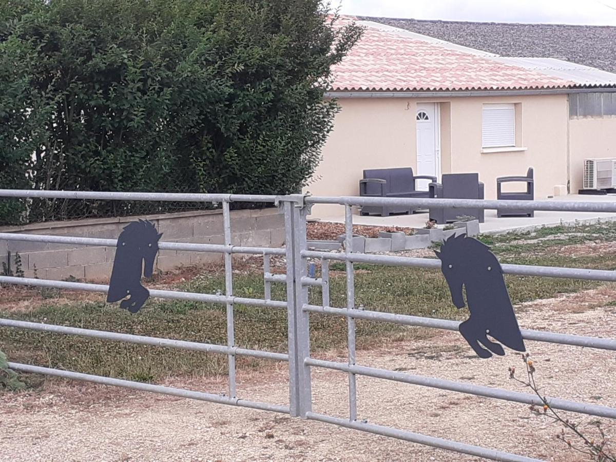 Gite Pamproux 79 - Housity