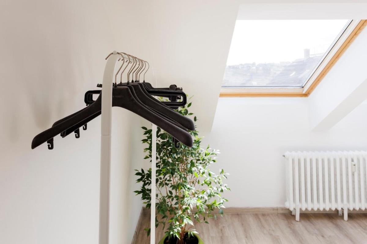 Queen Flat in Old Town with Castle view - Housity