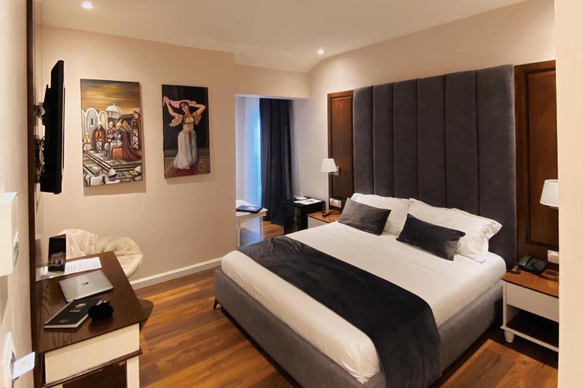 Arberia Palace Hotel - Housity