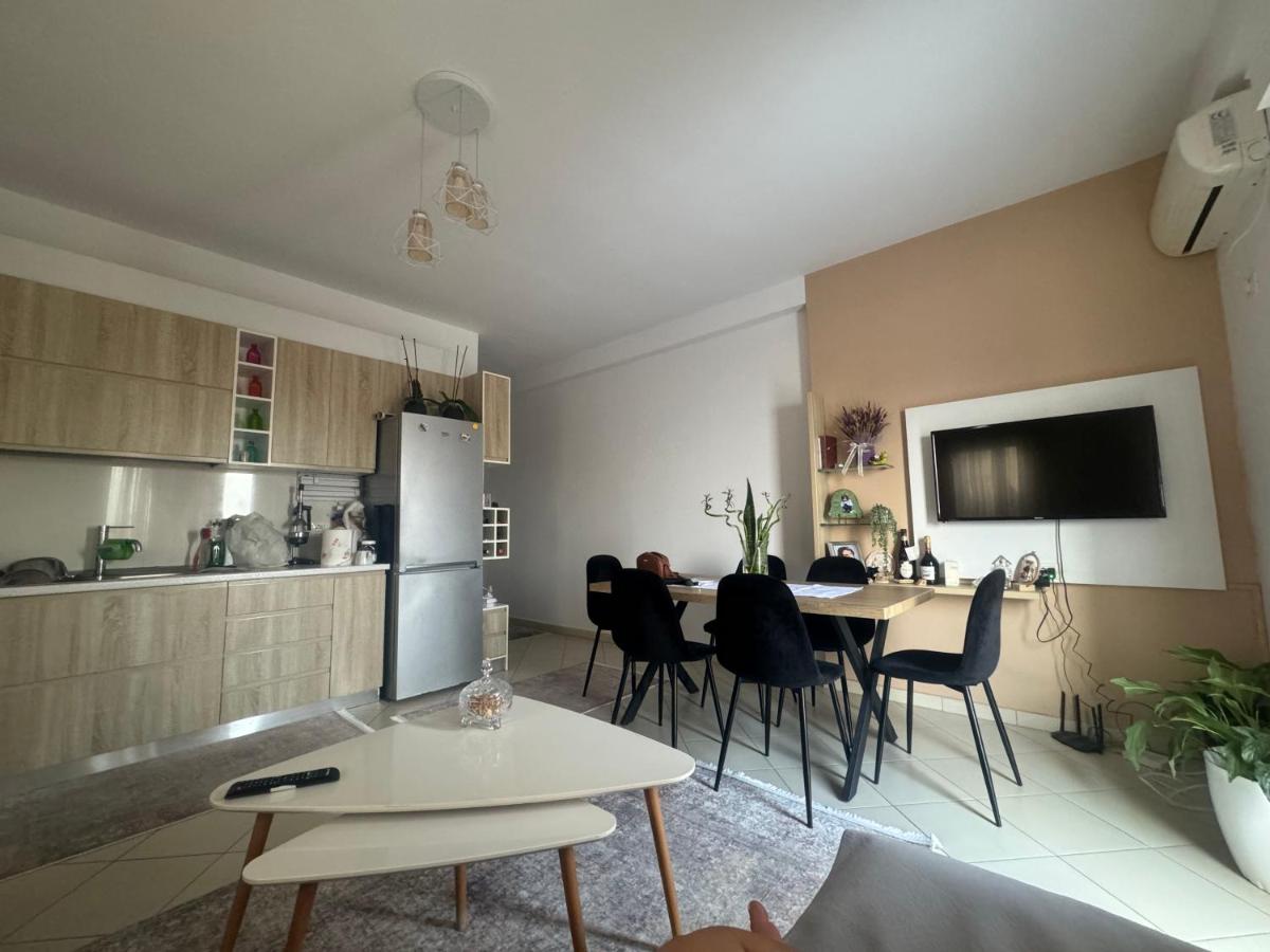 Julia Apartments - Housity