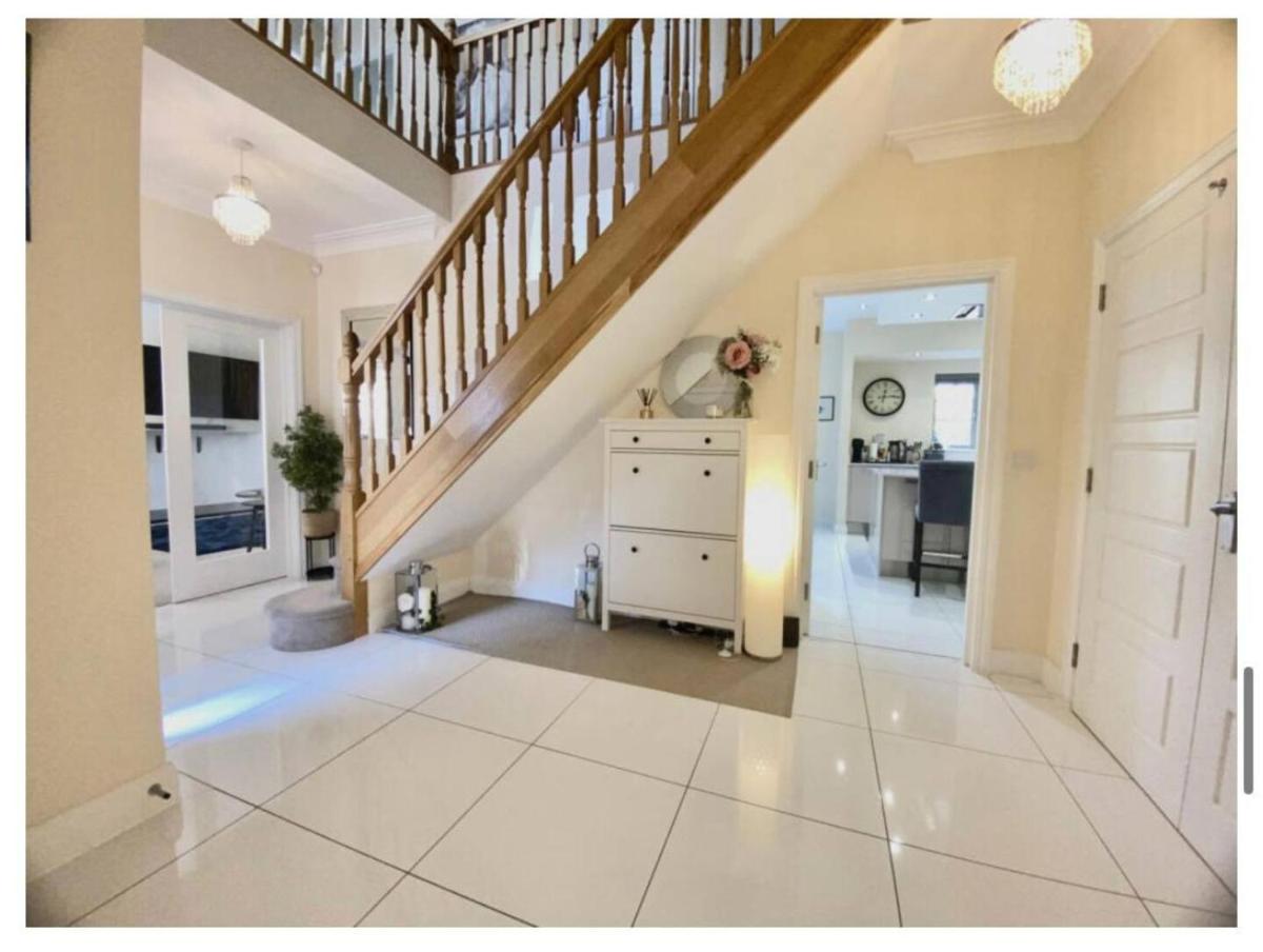 Lux 6 Bed Contractor Relocation House, Free Parking On Site, 30 Percent Off Long Stays - Housity