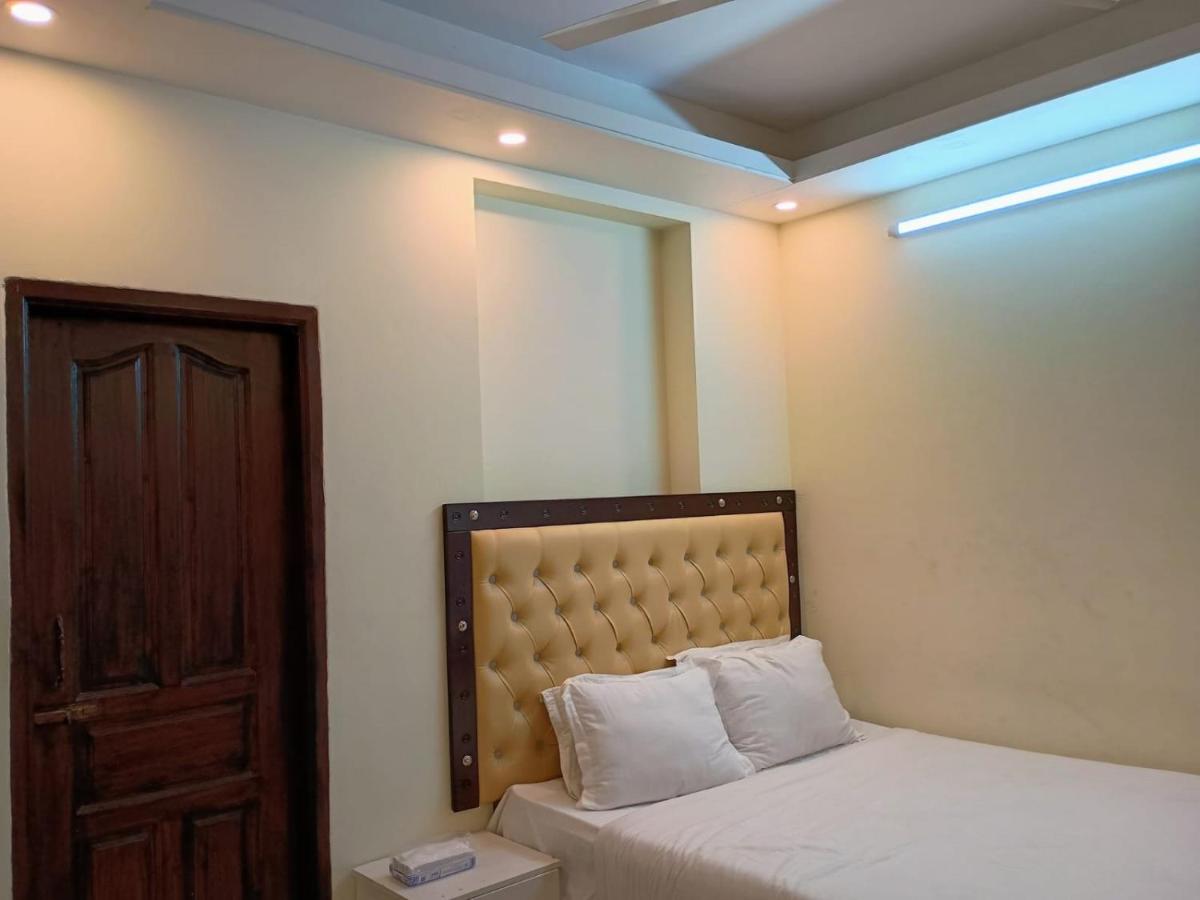 Hotel White Stone - Housity