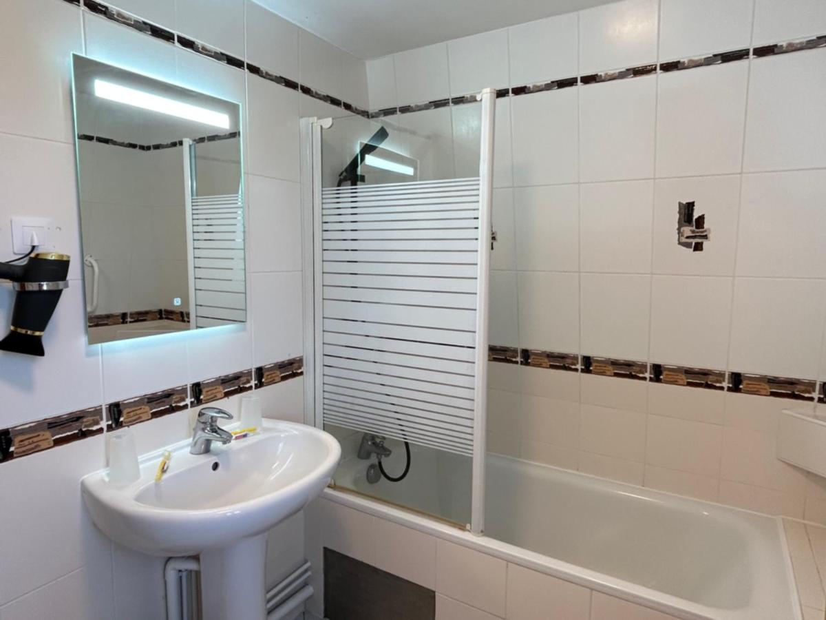 Logis Hôtel Restaurant SPA Le Tosny - Housity