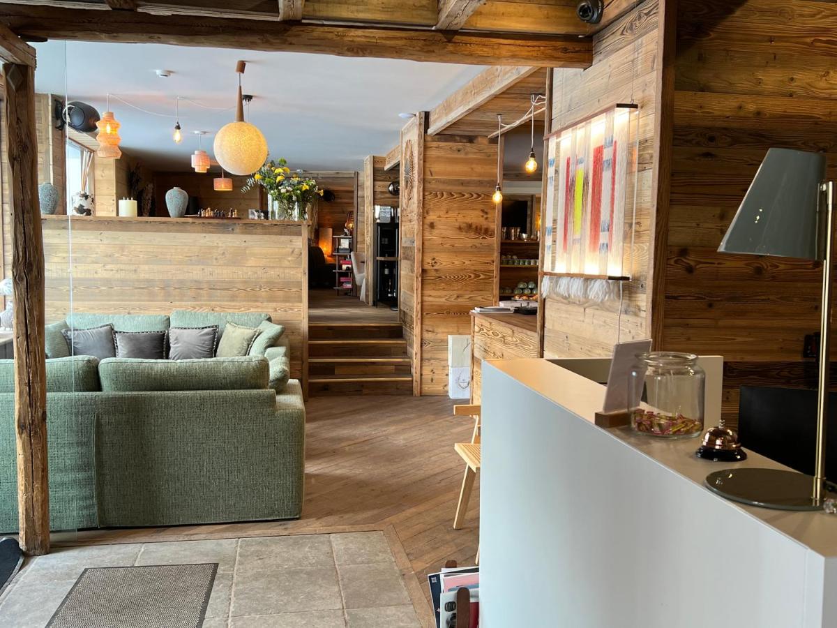 Everest Hotel - Housity