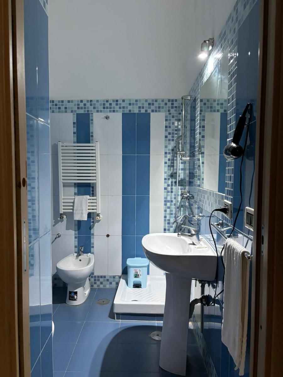 Relax in Suite - Housity