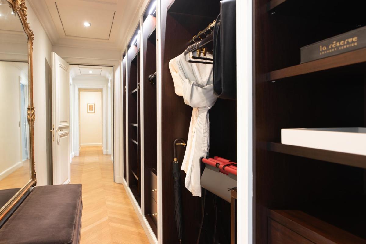 Photo de la galerie de l'établissement La Réserve Paris Hotel & Spa, à Paris