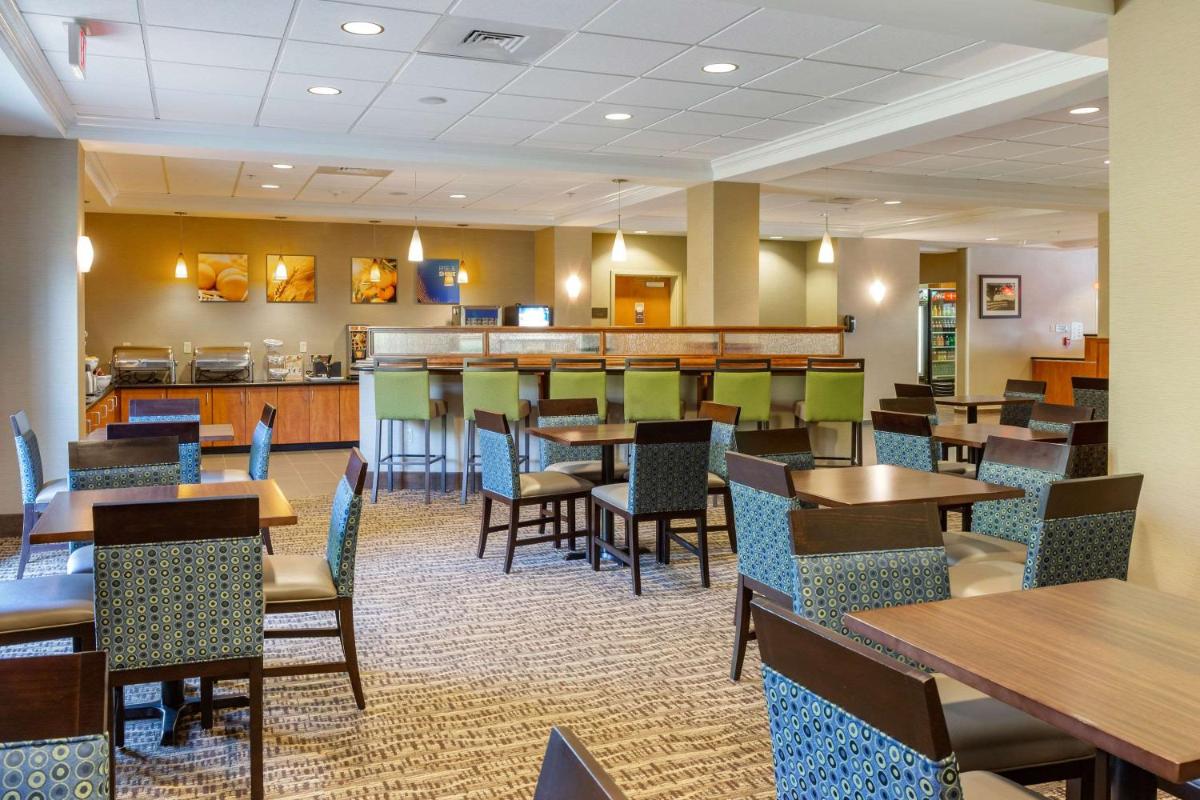 Comfort Suites Amish Country - Housity