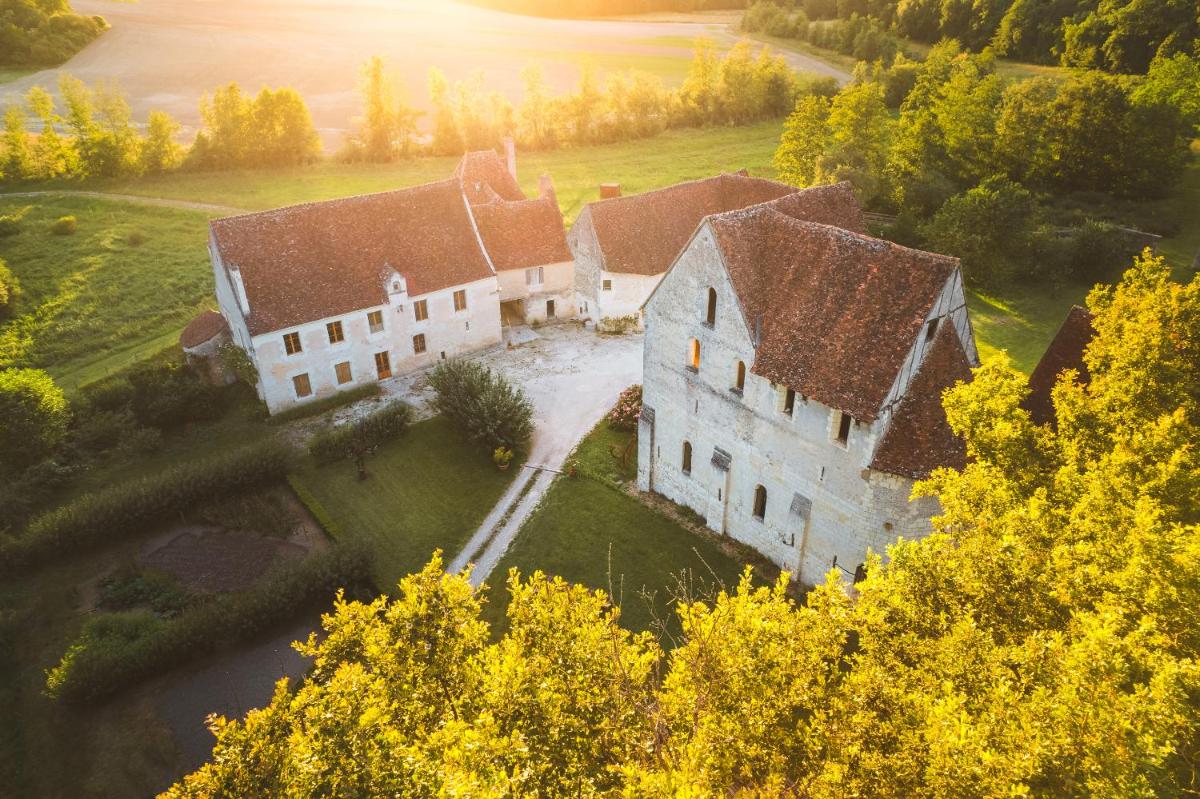 Chateau-monastère de La Corroirie - Housity