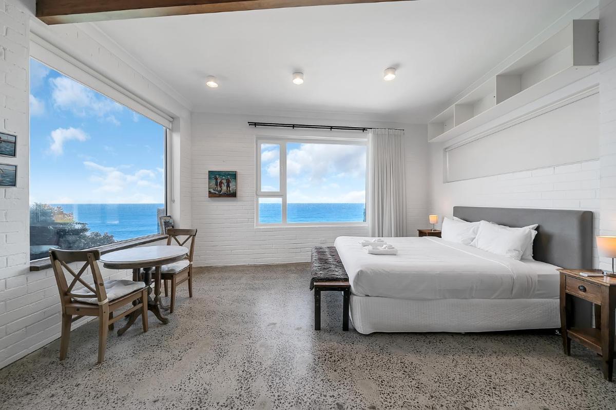 Upscale Cliffside Studio with Ocean Views North Bondi - Housity