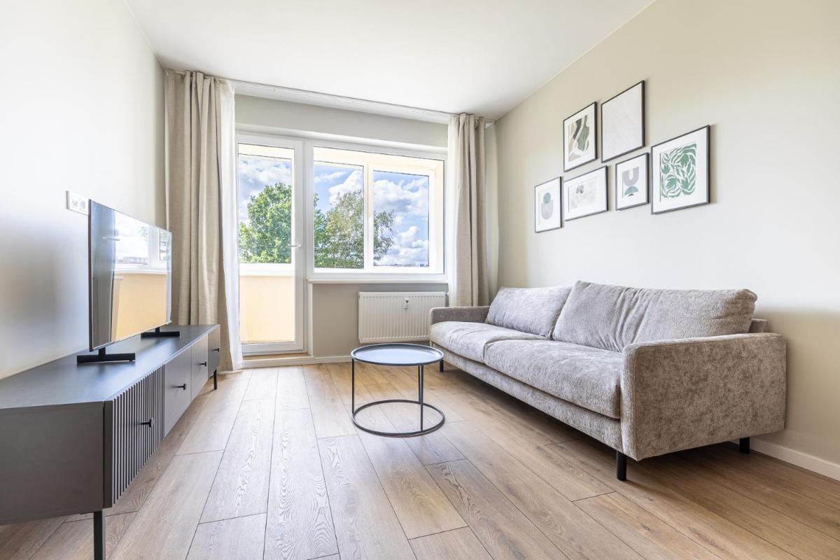 ᴄᴏʜᴏsᴛ I 2BD Apartment With Balcony - Housity